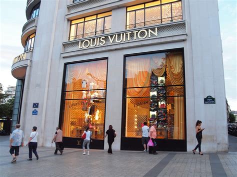 Louis Vuitton paris store prices